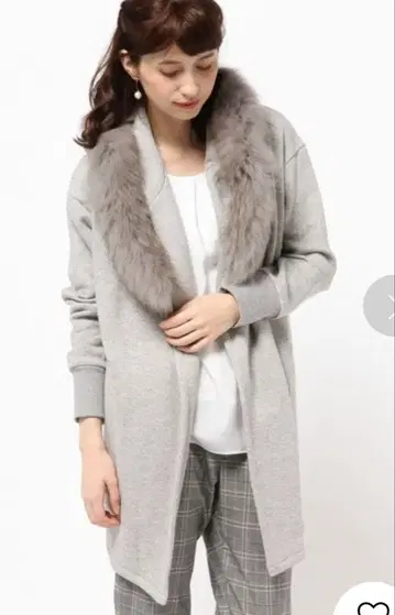 그레이스 콘티넨탈 퍼 후드티