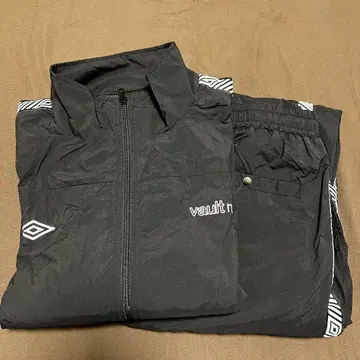 Umbro vault room 블랙 나일론 자켓 셋업