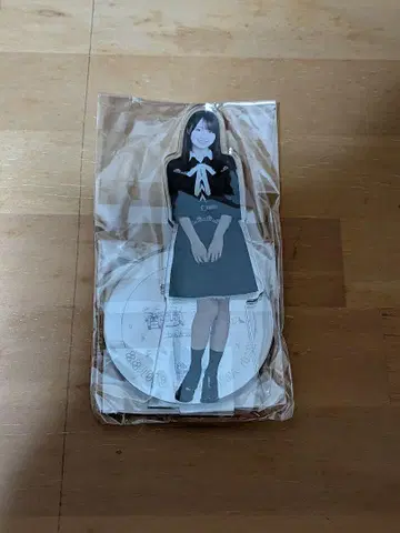 2025년 8월 생일 기념 아크릴 스탠드 / 카키 하루카 [ 미개봉품 ]