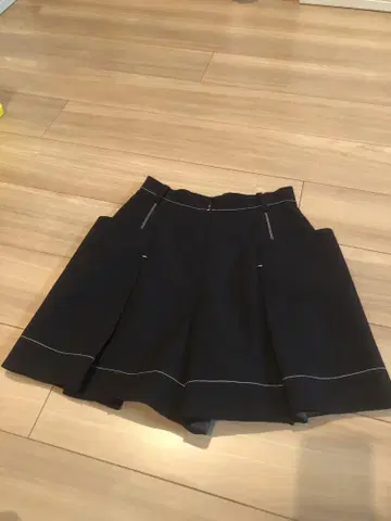 [ 새상품급 ] FUR FUR 하프 턱 팬츠