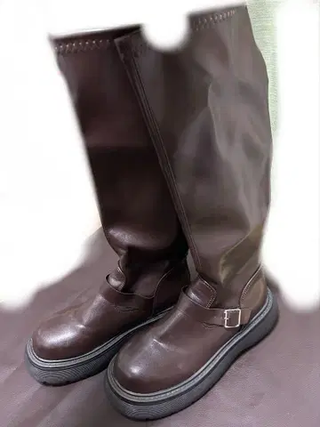 다크 브라운 통굽 롱 부츠