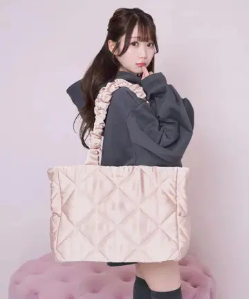 로제 뮤즈 satin quilting big tote