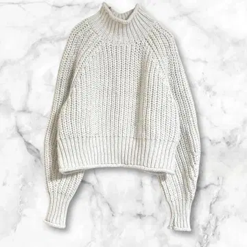H&M 화이트 터틀넥 니트 스웨터 S 두꺼운 원단 심플 무지