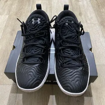 새상품 언더아머 UA 니혼 3 26cm 블랙