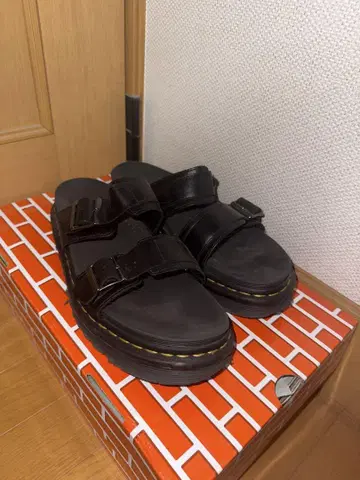 Dr. Martens MYLES 블랙 샌들 9 US