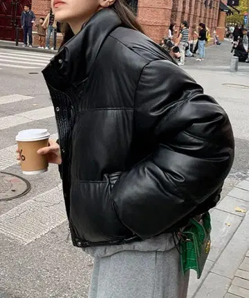 블랙 가죽 다운 자켓