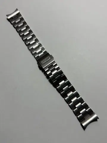 The CITIZEN 슈퍼 티타늄제 AQ4100 팔찌