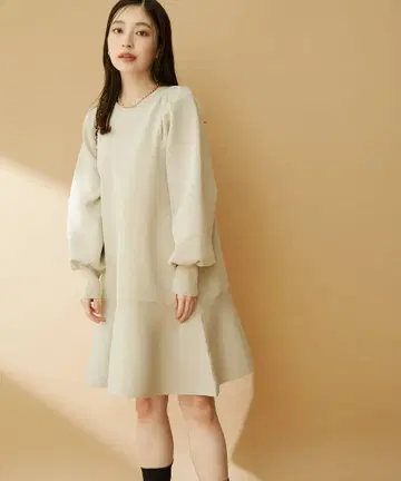 VIS 퍼프 슬리브 절개 미니 플레어 원피스