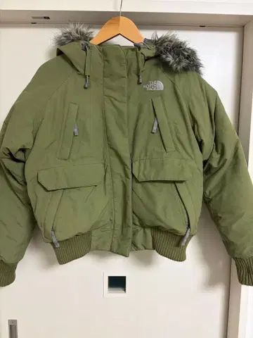 THE NORTH FACE 후드 부착 다운 자켓 S 사이즈