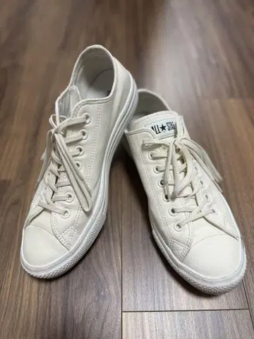 CONVERSE ALL STAR 화이트 스니커즈