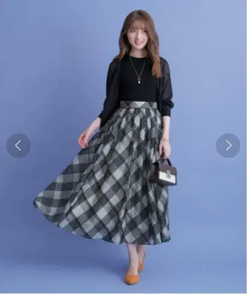 앱와이어 플로키 체크 플레어 스커트
