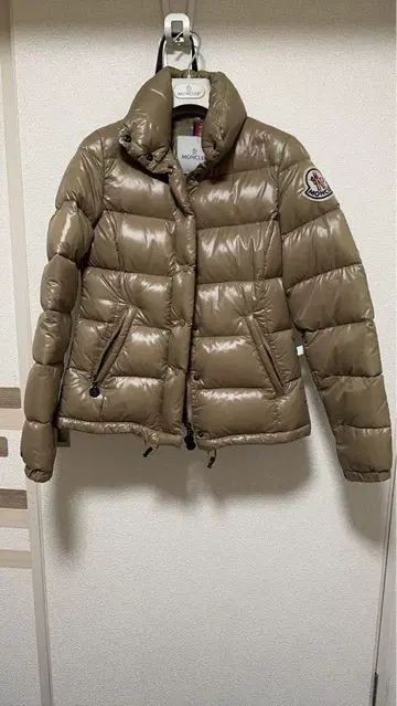 [ 즉시 결제 15% 할인 ] MONCLER 베이지 다운 자켓