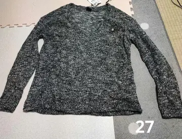 27 zara V넥 긴팔 니트 스웨터 블랙과 화이트 혼합