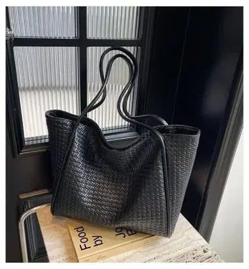 블랙 가죽 느낌 뜨개질 토트백 고급스러움 넘치는