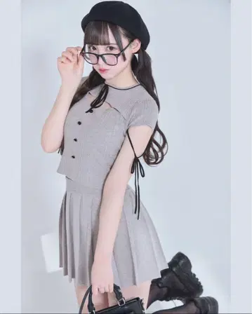 미셸 마카롱 바이컬러 니트 플리츠 스커트 셋업 와카바노아