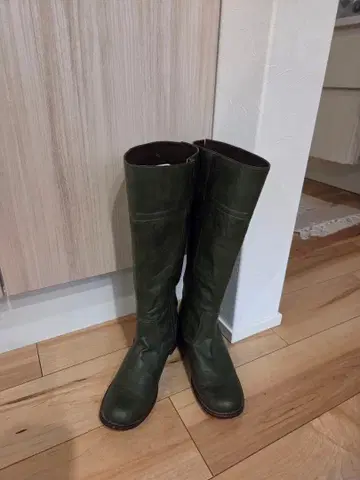 올리브 그린 롱 부츠 통 넓음 25EEEE 새상품