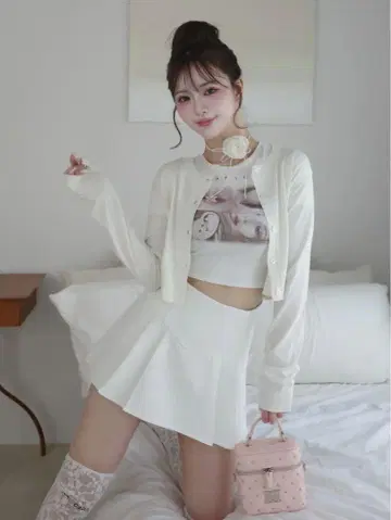 다리치 UV컷 엠블럼 니트 가디건 정가 9350엔