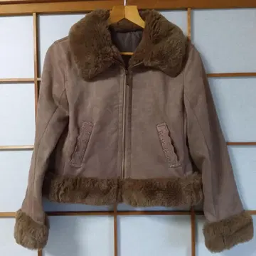 브라운 스웨이드풍 보아 자켓