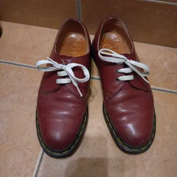 [레어] 닥터마틴 3홀 체리 레드 잉글랜드제