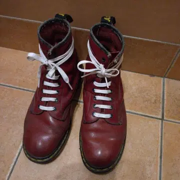 닥터마틴 8홀 체리 레드 PUNK