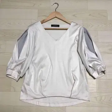 그린 라벨 릴랙싱 5부 소매 상의 라이트 베이지