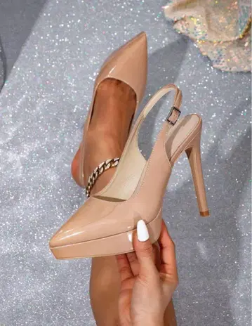 베이지 슬링백 하이힐