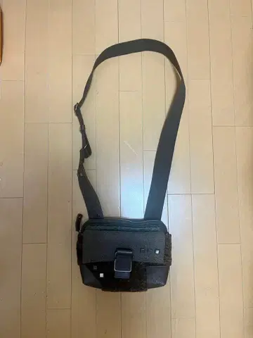 브라운 바디백 웨스트 파우치