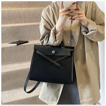 에일백형 숄더백