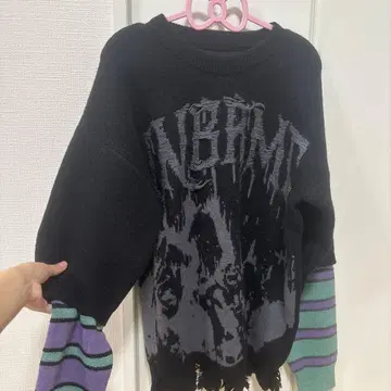 그래픽 프린트 니트 M 사이즈