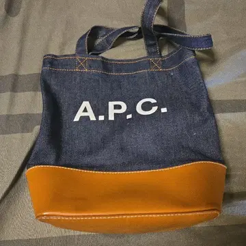 A.P.C. 데님 토트백
