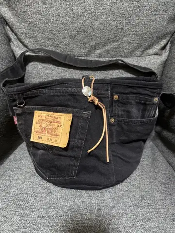 Levi's 블랙 숄더백