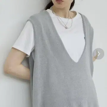 개럴개런트 깊은 V넥 니트 풀오버