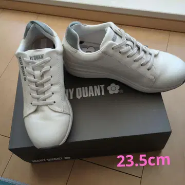 MARY QUANT 화이트 스니커즈