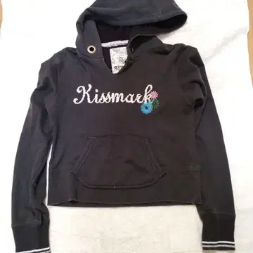 Kissmark 블랙 후드 부착 후드티