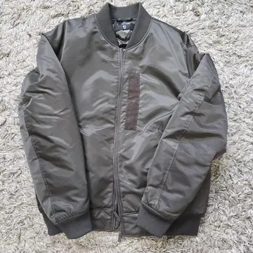 유니클로 질 샌더 +J 다운 봄버 자켓 MA-1