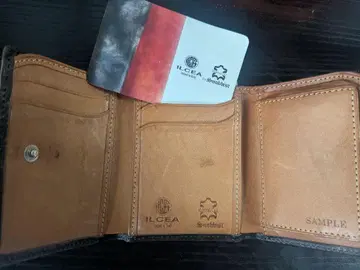 ILCEA 3단 폴더형 지갑 브라운 가죽