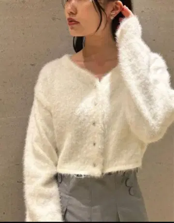 미사용 셀프라이드 자수 퍼 라이크 가디건 화이트