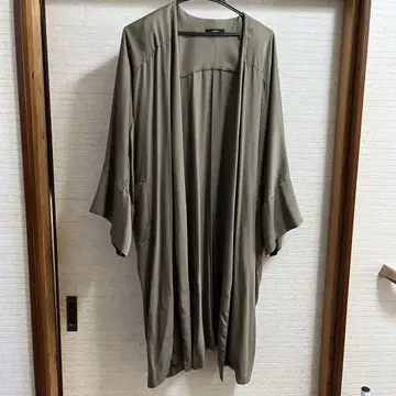 저널 스탠다드 코트