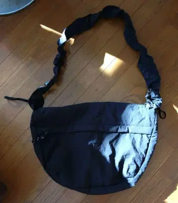 블랙 나일론 숄더백