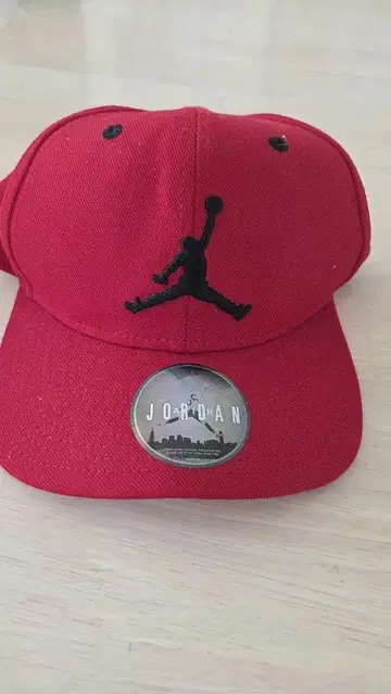 JORDAN 빨간색 캡