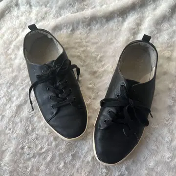 MARGARET HOWELL idea 가죽 스니커즈