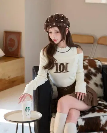 다리치 레이어드 라이크 로고 니트탑