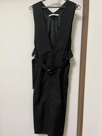 블랙 V넥 베스트