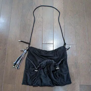 완판템 니코앤드 오리지널 메쉬 드로스트 숄더백