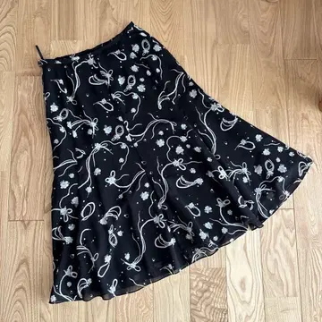 잉게보그 롱 스커트 꽃무늬 블랙 쉬폰