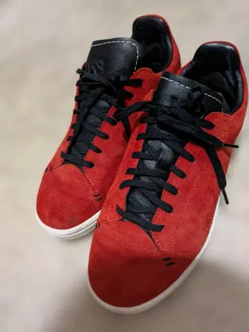 24시간 한정 판매 Y-3 빨간색 스웨이드 로우컷 스니커즈 22.5cm