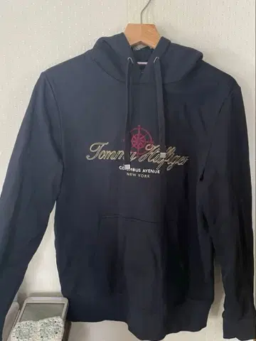 TOMMY HILFIGER 후드티