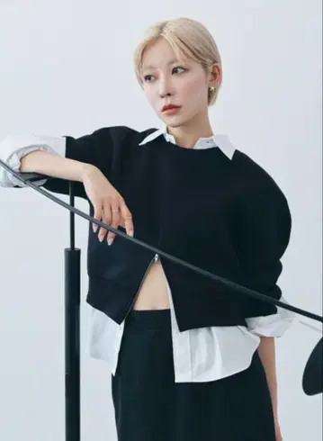 한치 씨 콜라보 지퍼 티셔츠 상의