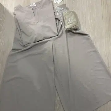 미사용 새상품 언타이틀 UNTITLED 셋업
