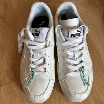 PUMA 화이트 스니커즈